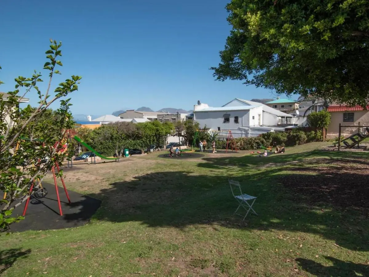 Behr Road Apartment With Sea View Patio Cape Town 0*,  South Africa