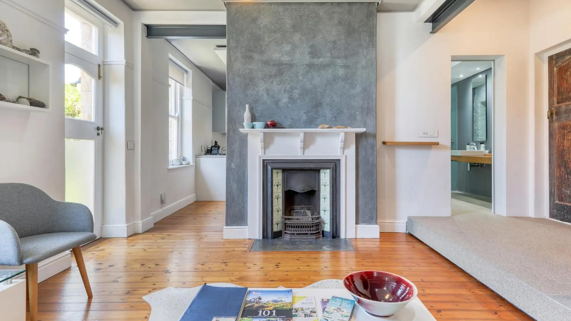 Behr Road Apartment With Sea View Patio Cape Town